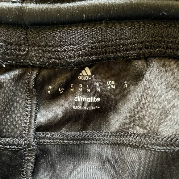 Medium adidas mens shorts - Picture 2 of 2